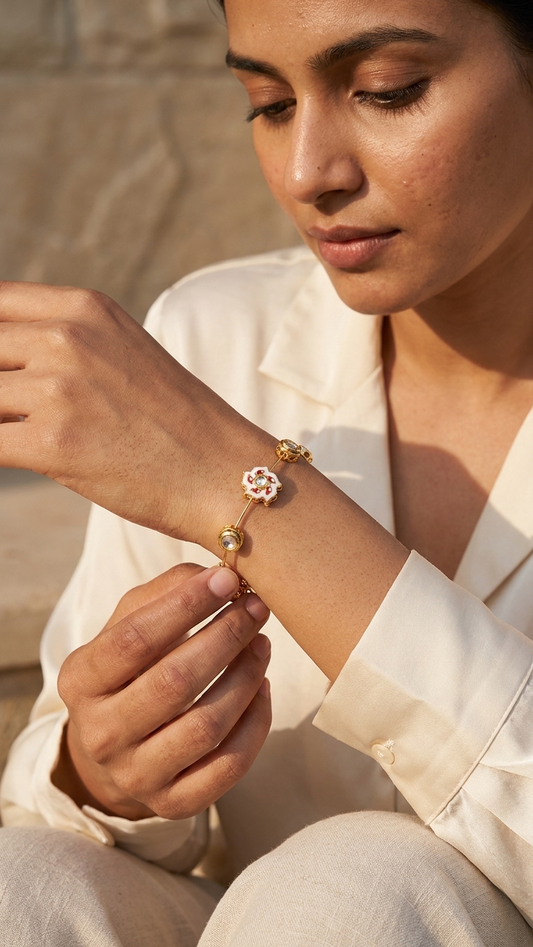 Zehra bangle - White